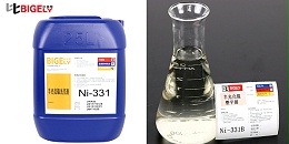 使用半光亮镀镍添加剂时，半光镍层与光亮镍层的电位差越来越小的原因