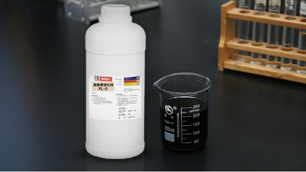 塑料工件沉积的化学镍镀层很不均匀，选对胶体钯活化剂很重要！