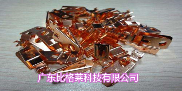 酸铜光亮剂应用时使用双氧水处理镀液中的Cu+，硫酸含量降低的原因