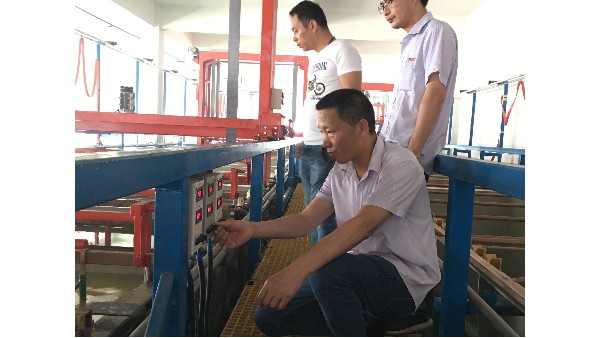 氯化钾镀锌工件出现白片怎么办？